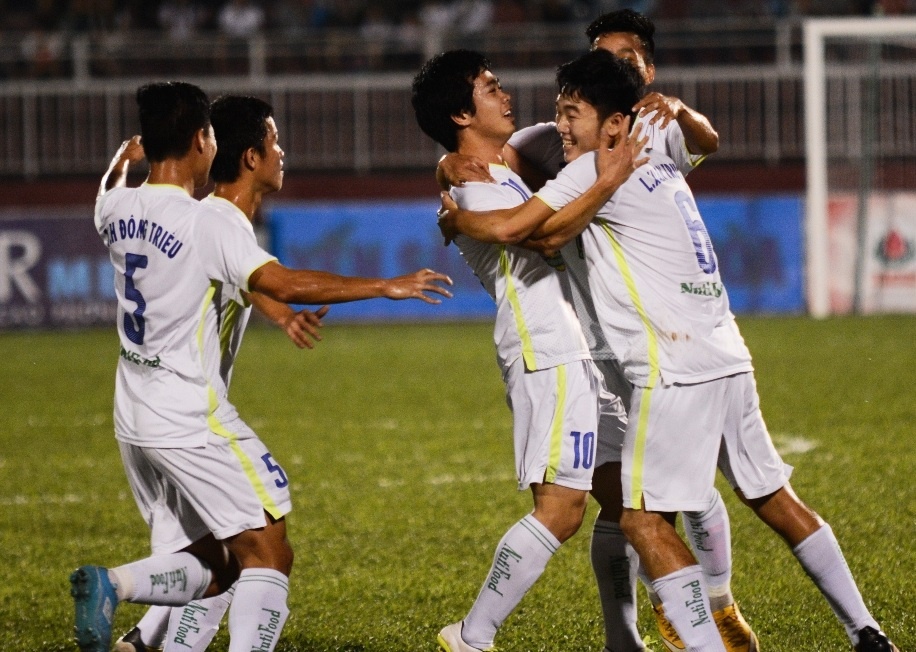 Cong Phuong lap cu dup, U21 HAGL vao chung ket hinh anh