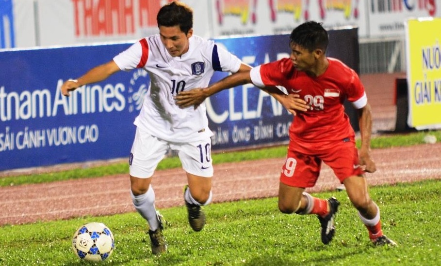 Thang U21 Singapore 3-0, U19 Han Quoc gap HAGL o chung ket hinh anh