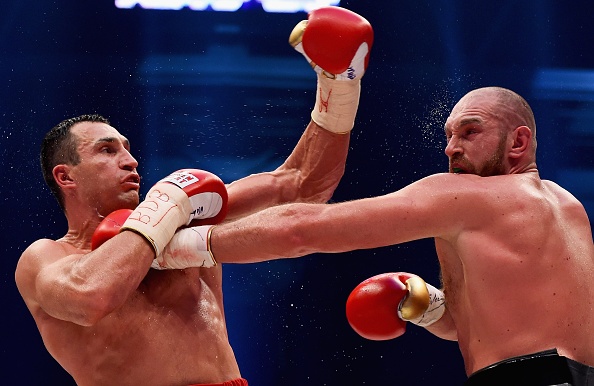 Tien si bua thep Klitschko hen ngay tai dau Tyson Fury hinh anh