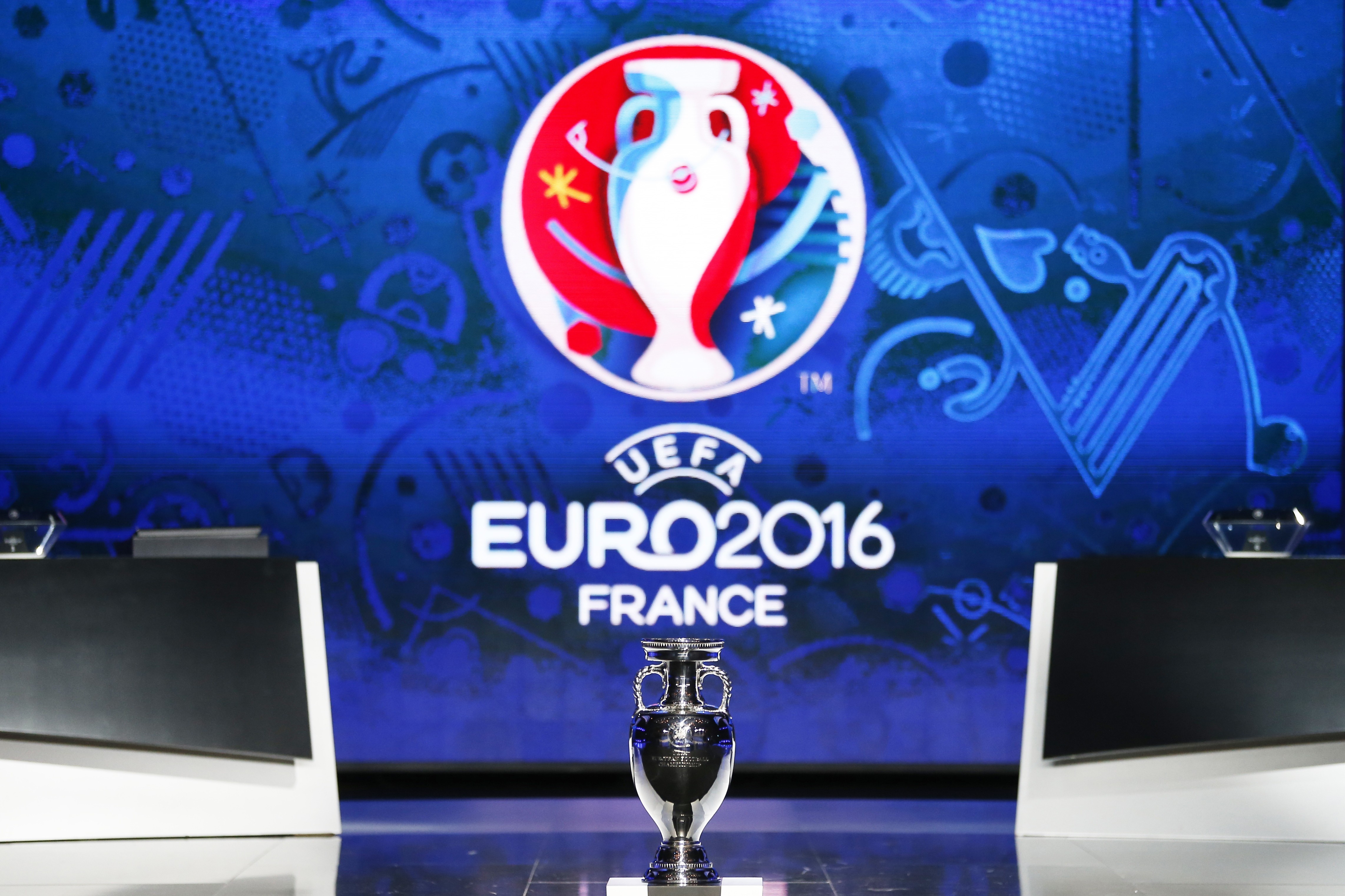Hom nay UEFA boc tham vong bang EURO 2016 hinh anh