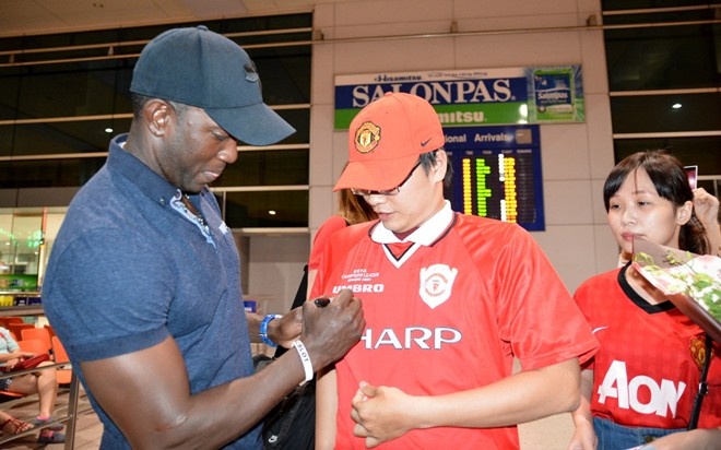 Cuu danh thu Dwight Yorke tro lai Viet Nam hinh anh