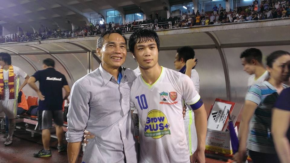 Bo Cong Phuong: 'Con toi len Tuyen choi kem hon o HAGL' hinh anh