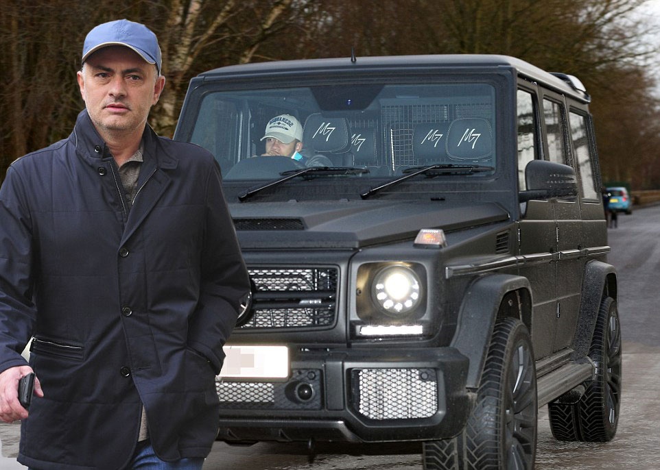 Dan sao MU toi san tap luyen truoc tin don thay HLV hinh anh