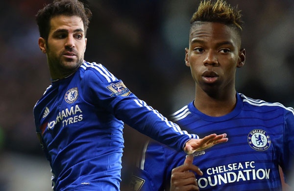 Diem tin 23/12: Fabregas cai nhau voi cau thu tre Chelsea hinh anh