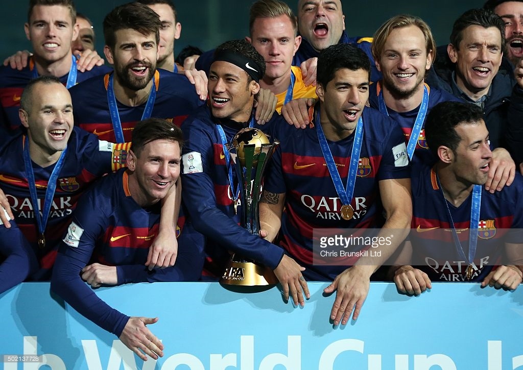 Nhin lai nam 2015 dai thanh cong cua Barcelona hinh anh