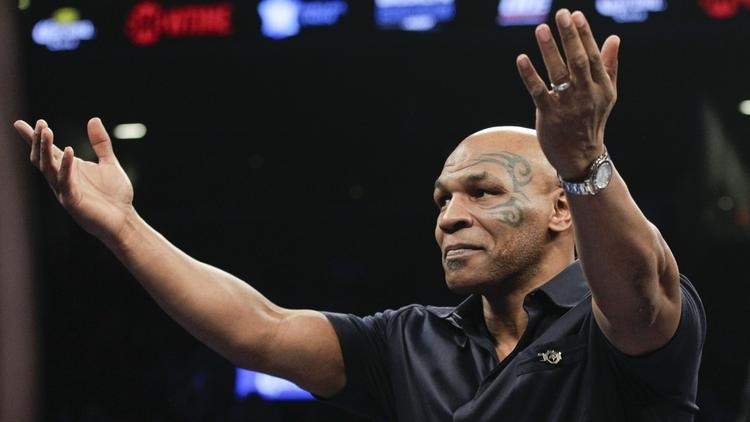 Huyen thoai Mike Tyson lan san sang UFC hinh anh