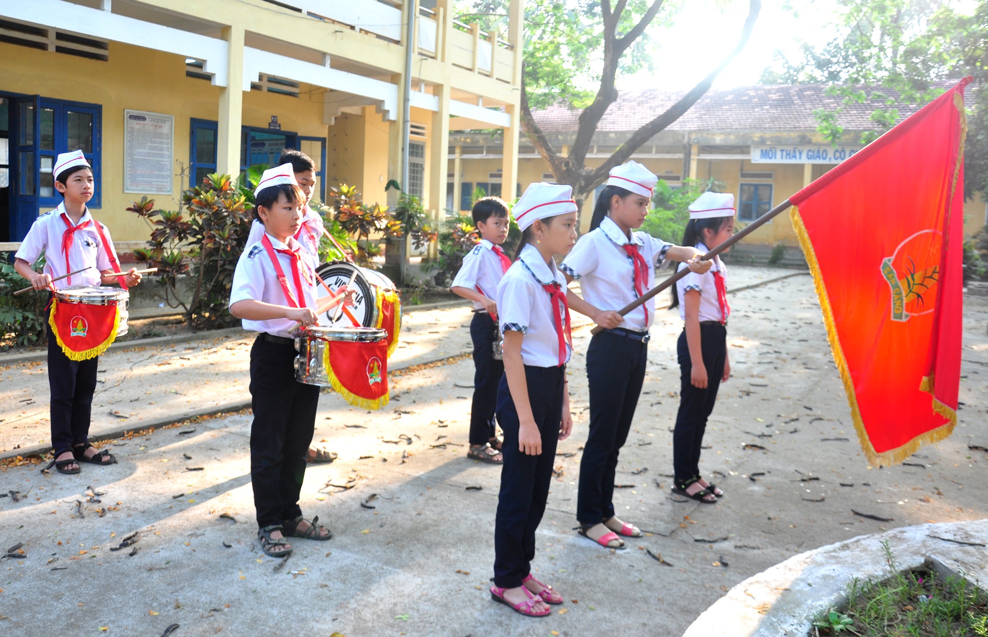 9 nam sinh chet duoi o quang ngai anh 1