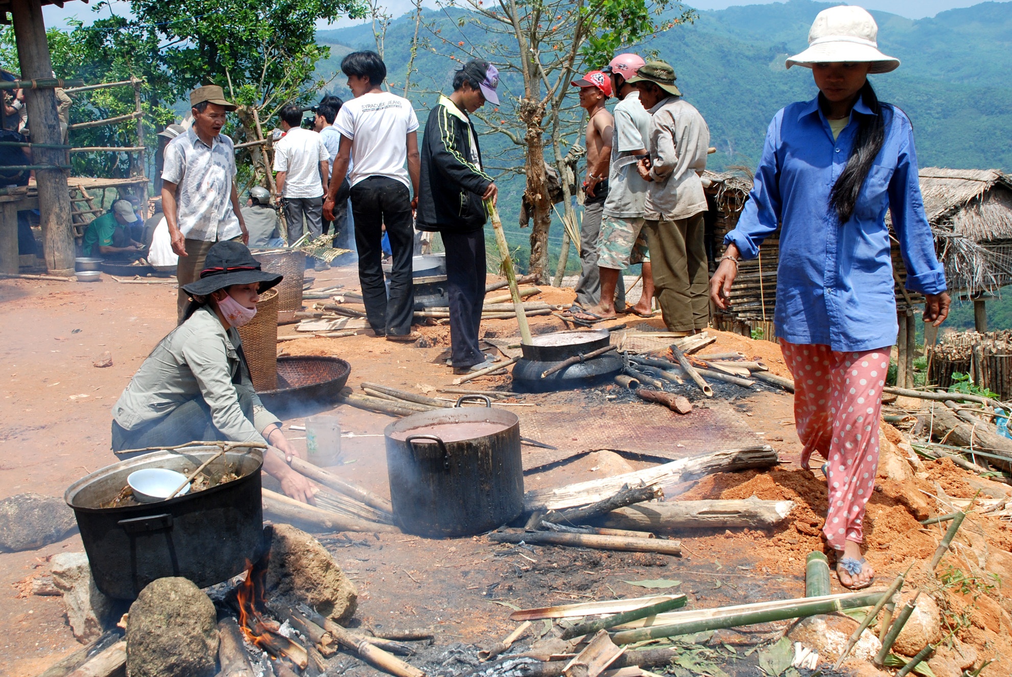 Dam trau,  doi ngheo,  huyen vung cao Son Tay anh 11