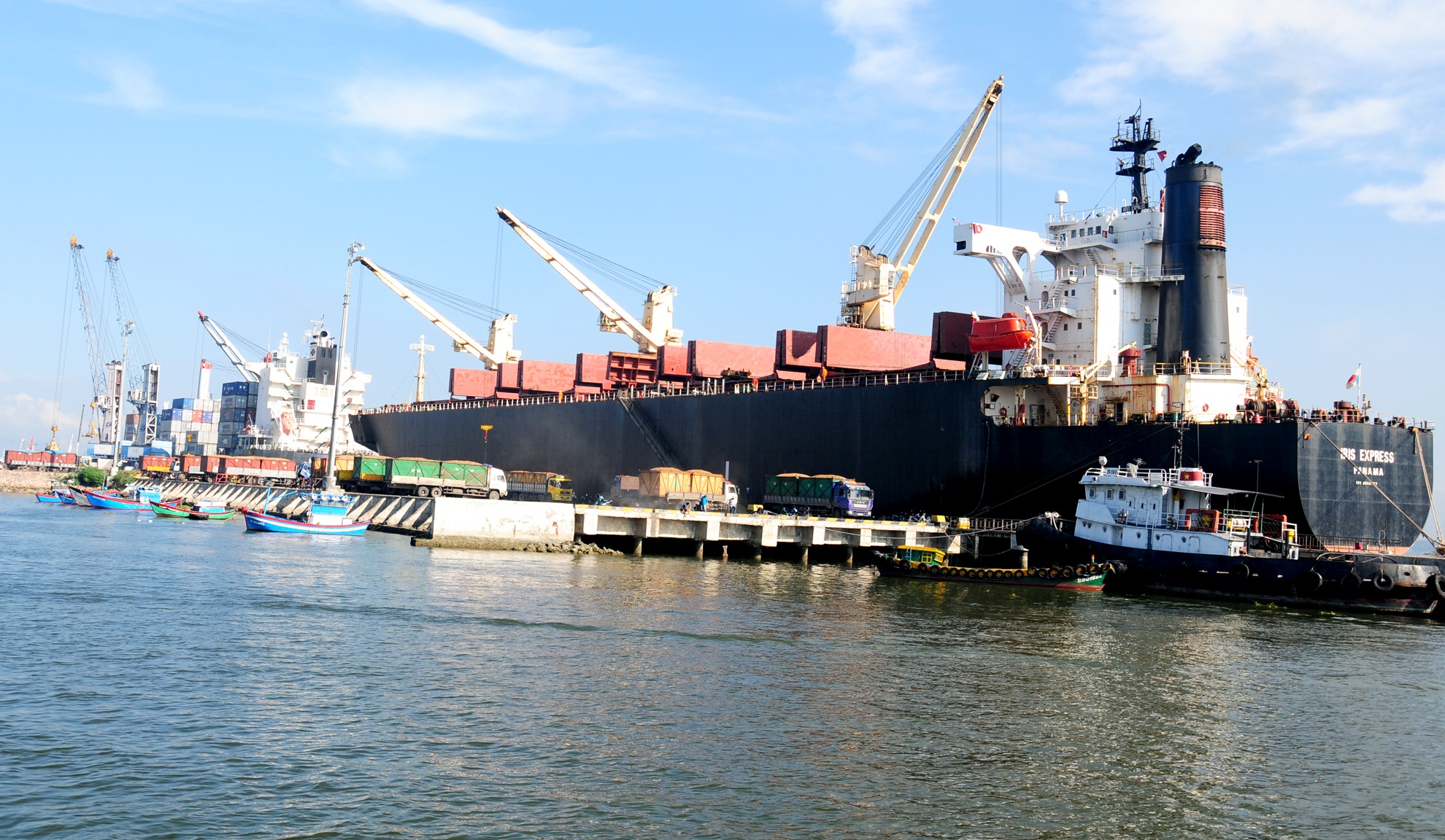 Chan chinh tinh trang sach nhieu gay kho doanh nghiep hinh anh