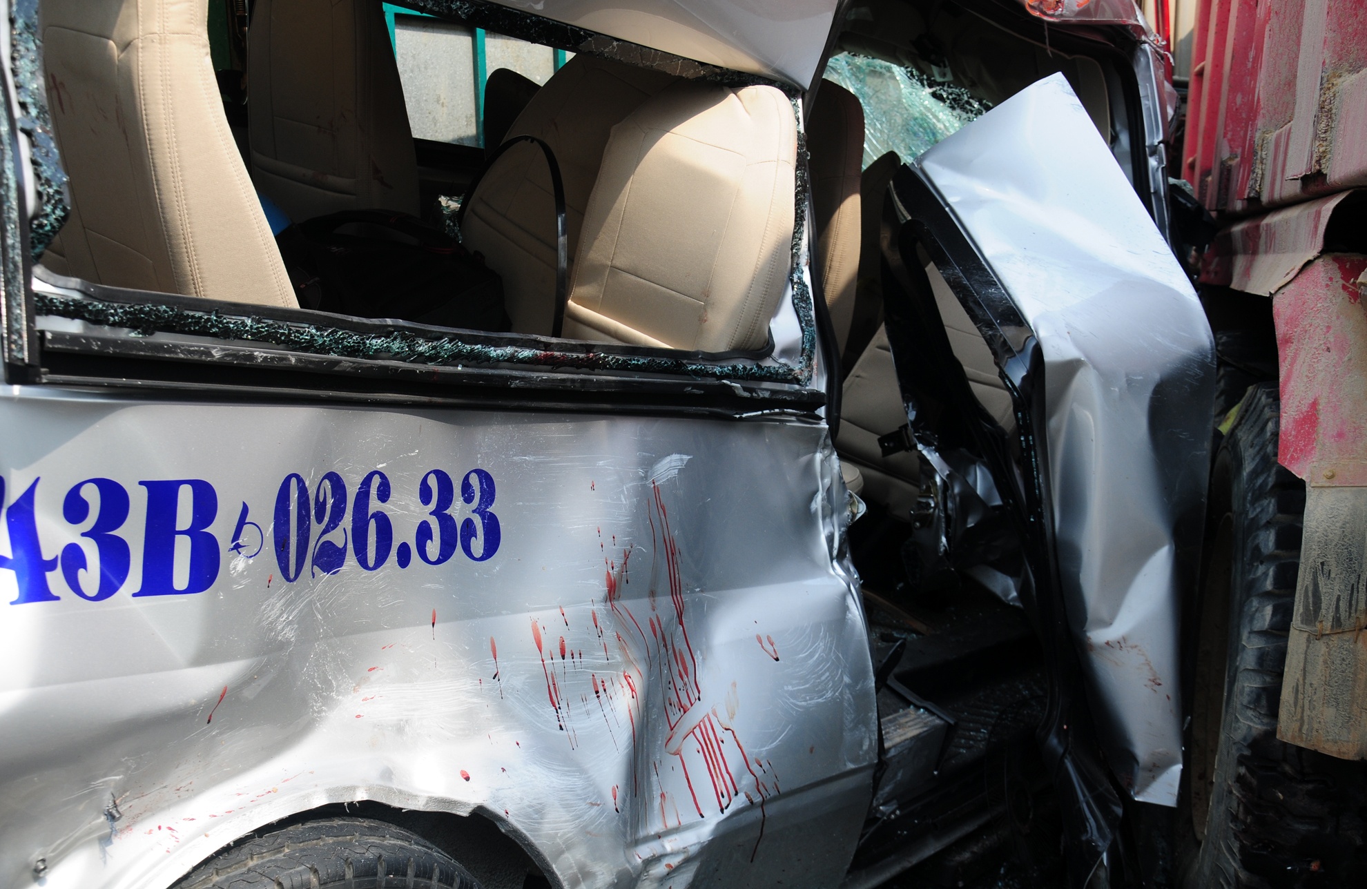 TAI NAN XE KHACH O QUANG NGAI anh 9