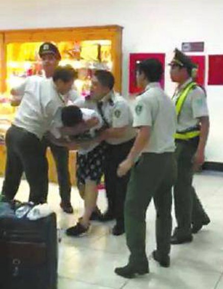 Nhân viên an ninh đánh khách Trung Quốc ảnh 2 Nhan vien an ninh danh khach Trung Quoc anh 2