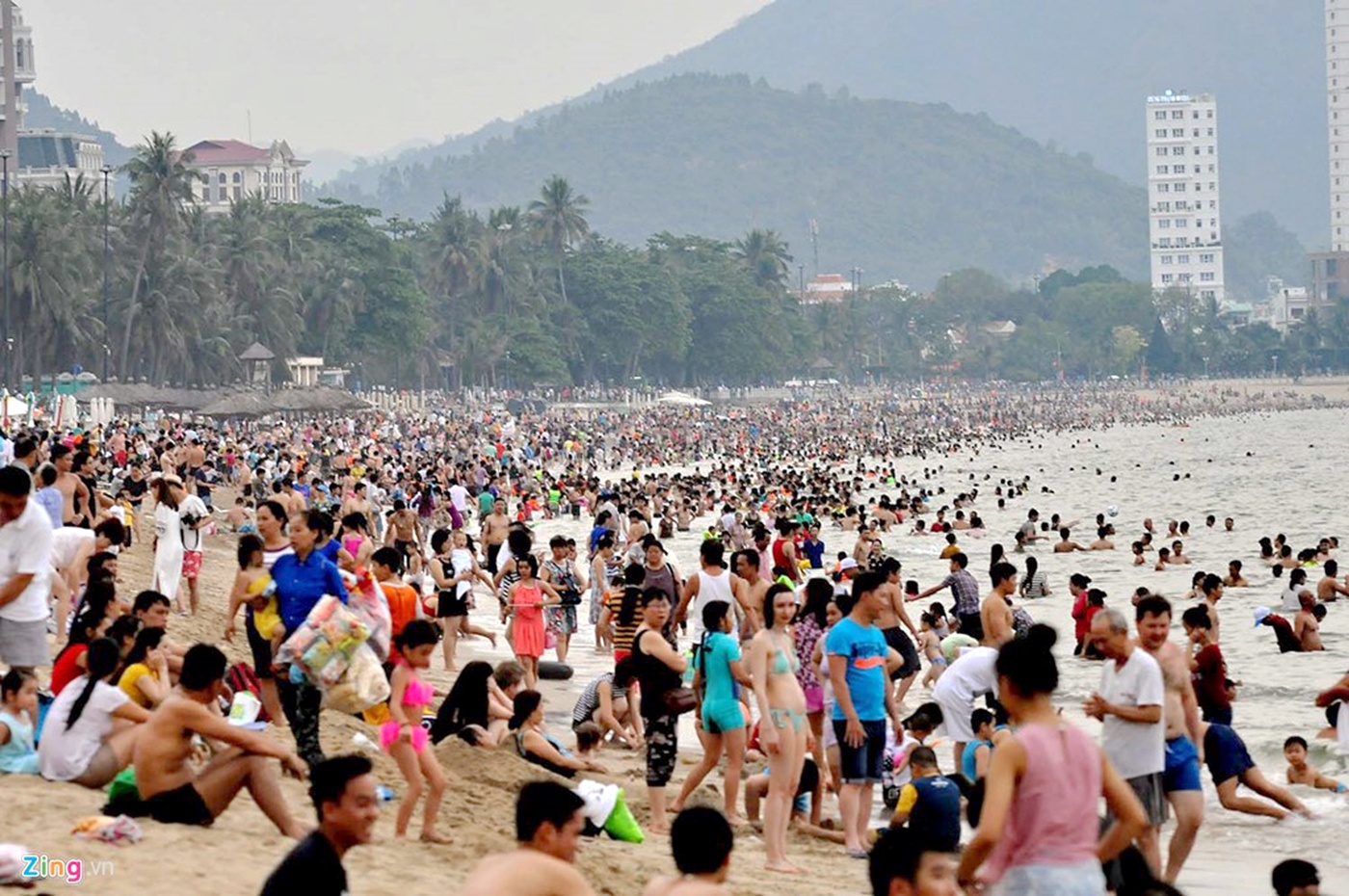 nhân viên sân bay Cam Ranh vòi tiền khách ảnh 1 nhan vien san bay Cam Ranh voi tien khach anh 1