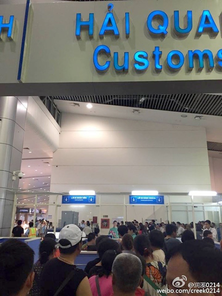 nhân viên sân bay Cam Ranh vòi tiền khách ảnh 2 nhan vien san bay Cam Ranh voi tien khach anh 2