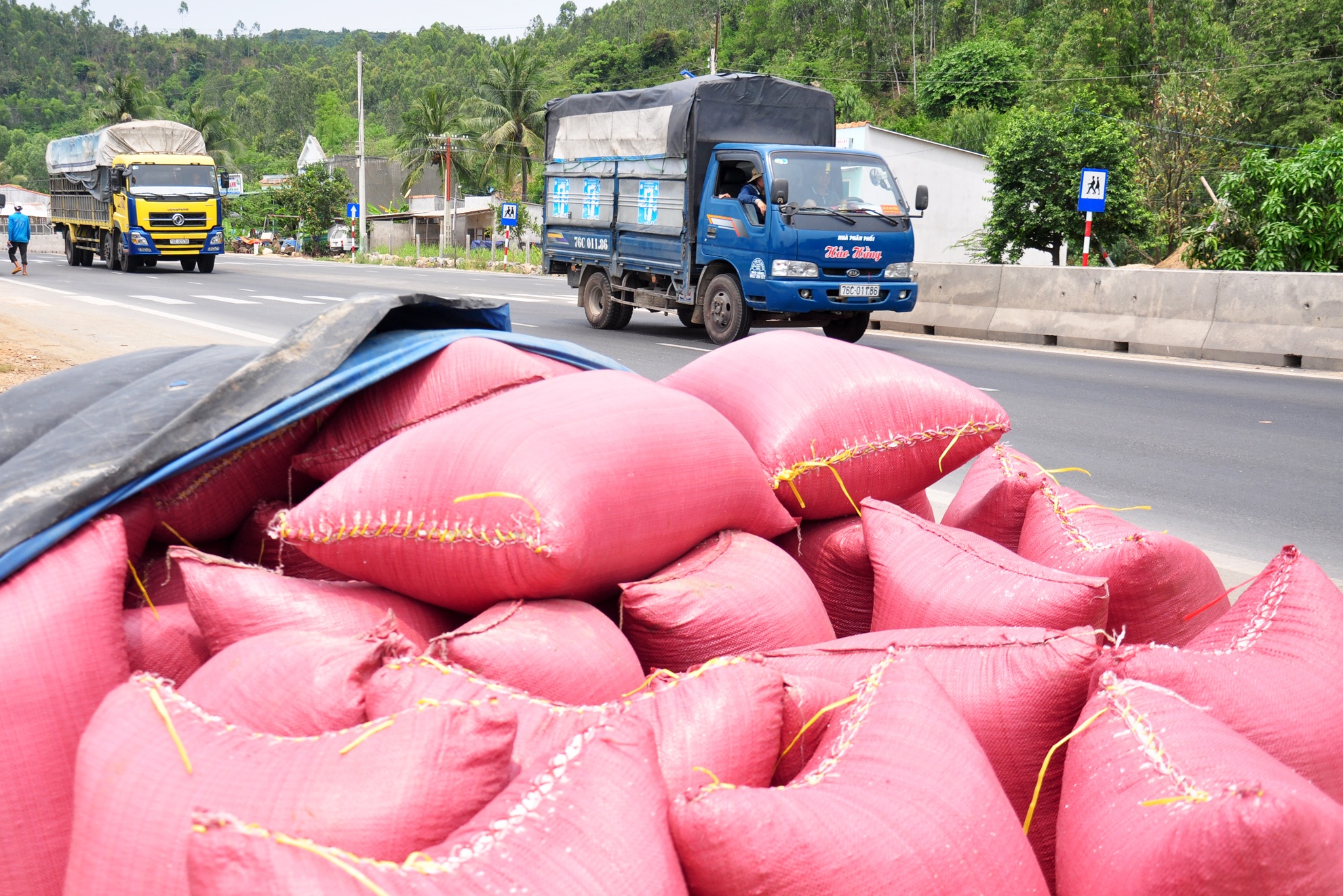 Ban 20 kg muoi khong mua duoc to bun anh 10