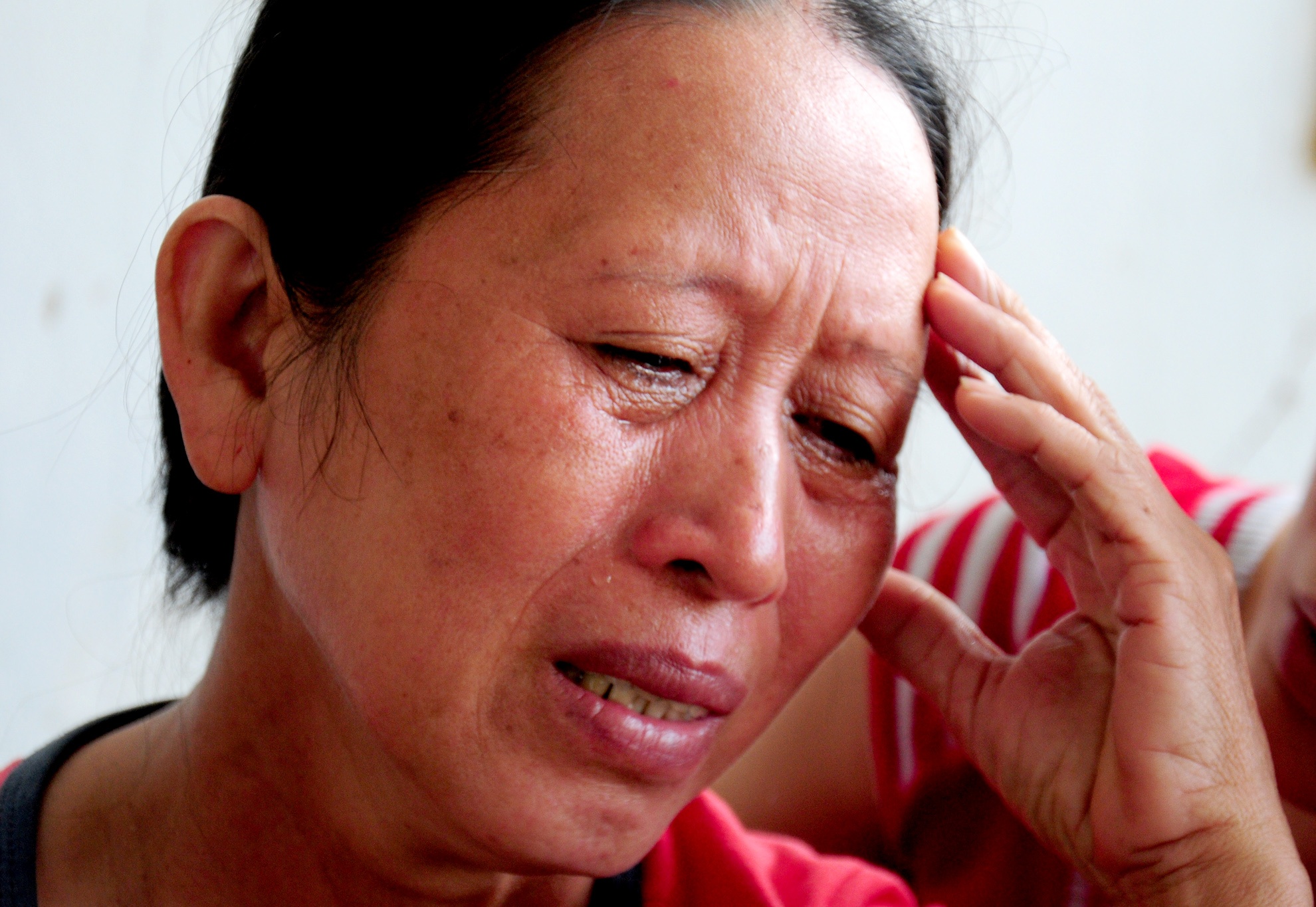 Gui mau toc me xet nghiem ADN nhan dang thi the con trai hinh anh