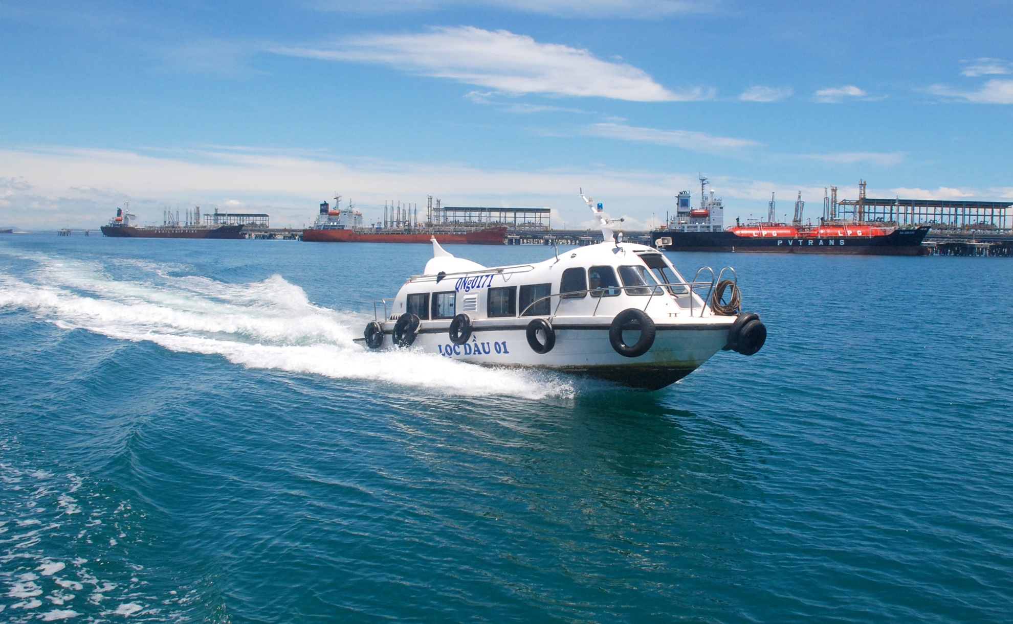 Quang Ngai quyet xu ly can bo gay phien ha doanh nghiep hinh anh