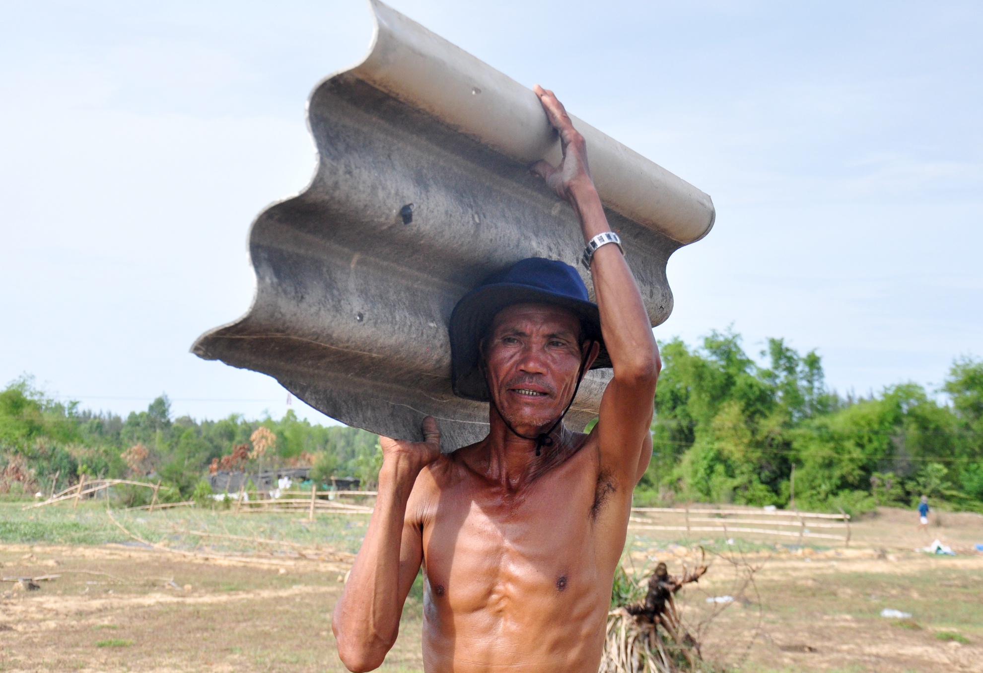 Du thep ty USD bo hoang,  Khu kinh te Dung Quat,  tinh Quang Ngai anh 9