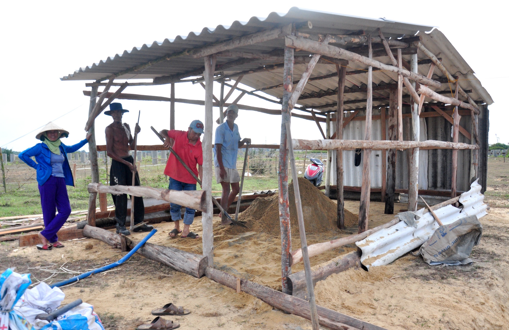 Du thep ty USD bo hoang,  Khu kinh te Dung Quat,  tinh Quang Ngai anh 10