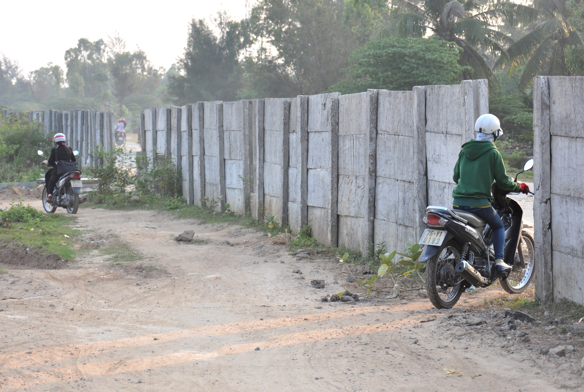 Du thep ty USD bo hoang,  Khu kinh te Dung Quat,  tinh Quang Ngai anh 8