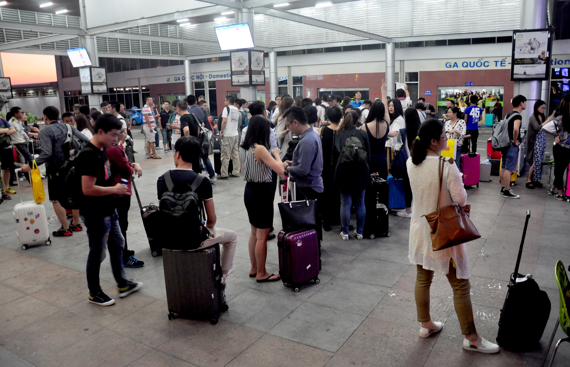 khach trung quoc den nha trang anh 6