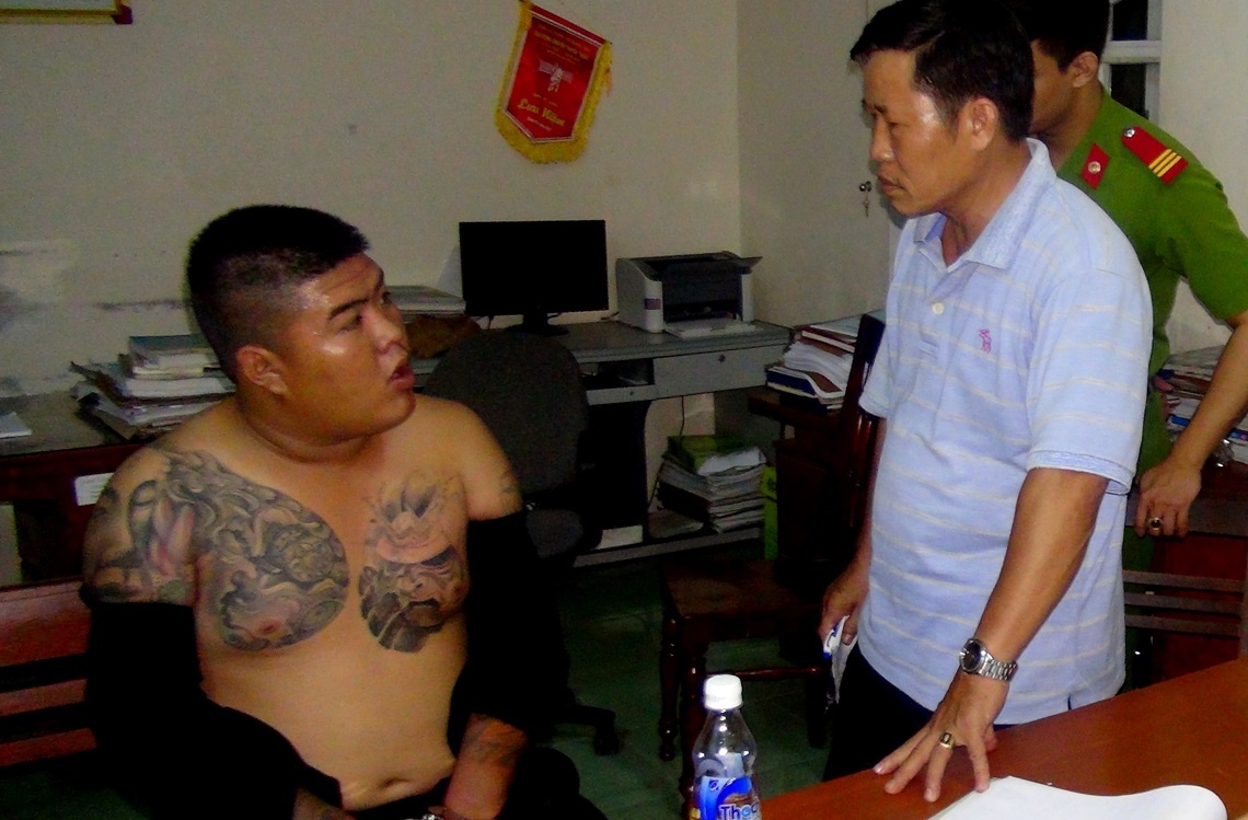 Vu no sung quyet dau o Quang Ngai: Bat them 2 nghi can hinh anh