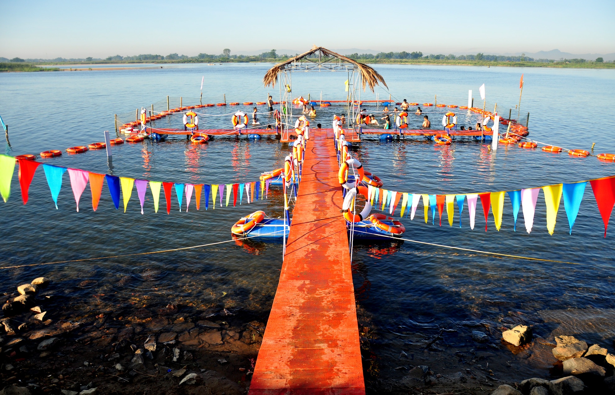 Phu huynh cho con hoc boi anh 2