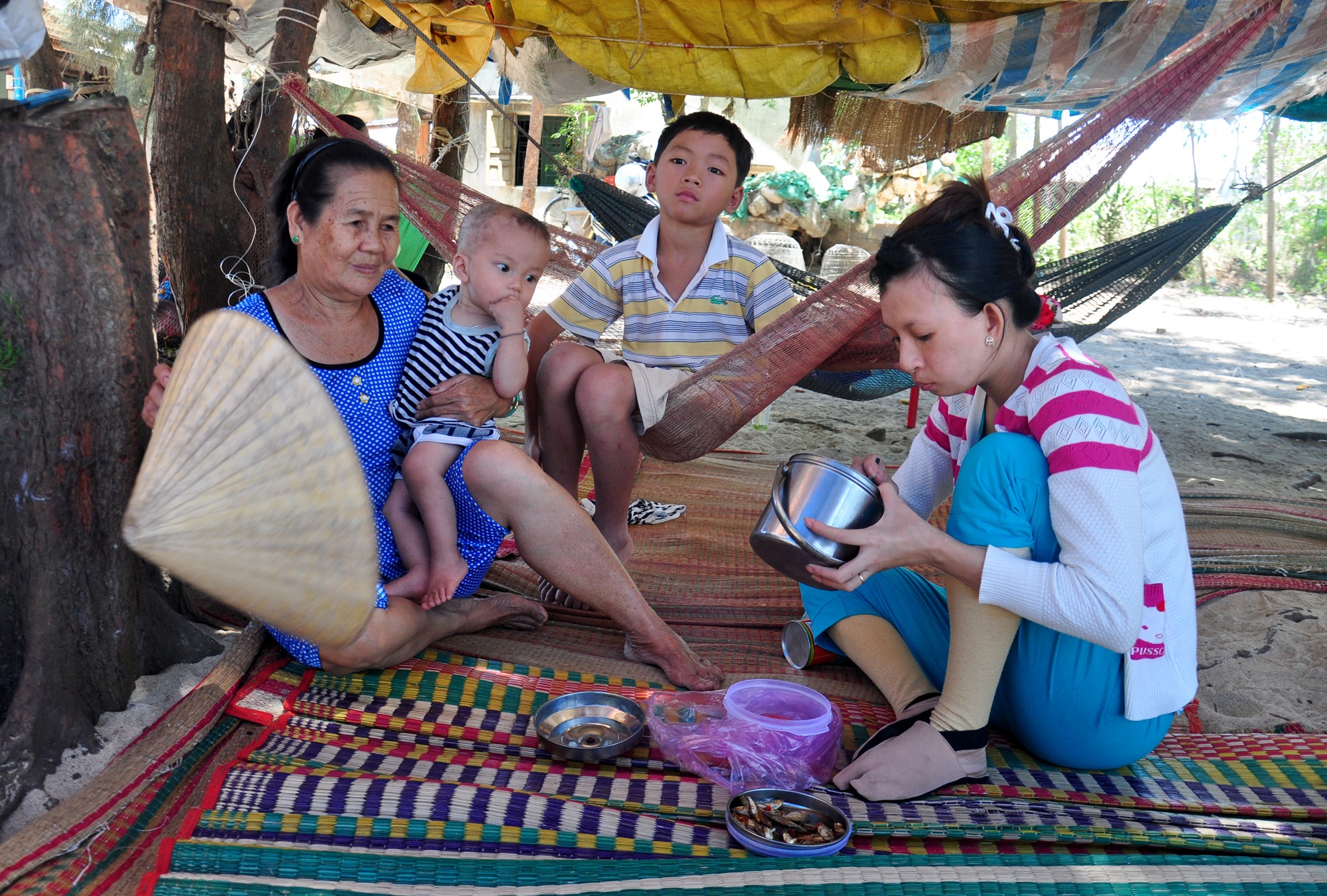 Dan ra bien tron nang nong anh 4