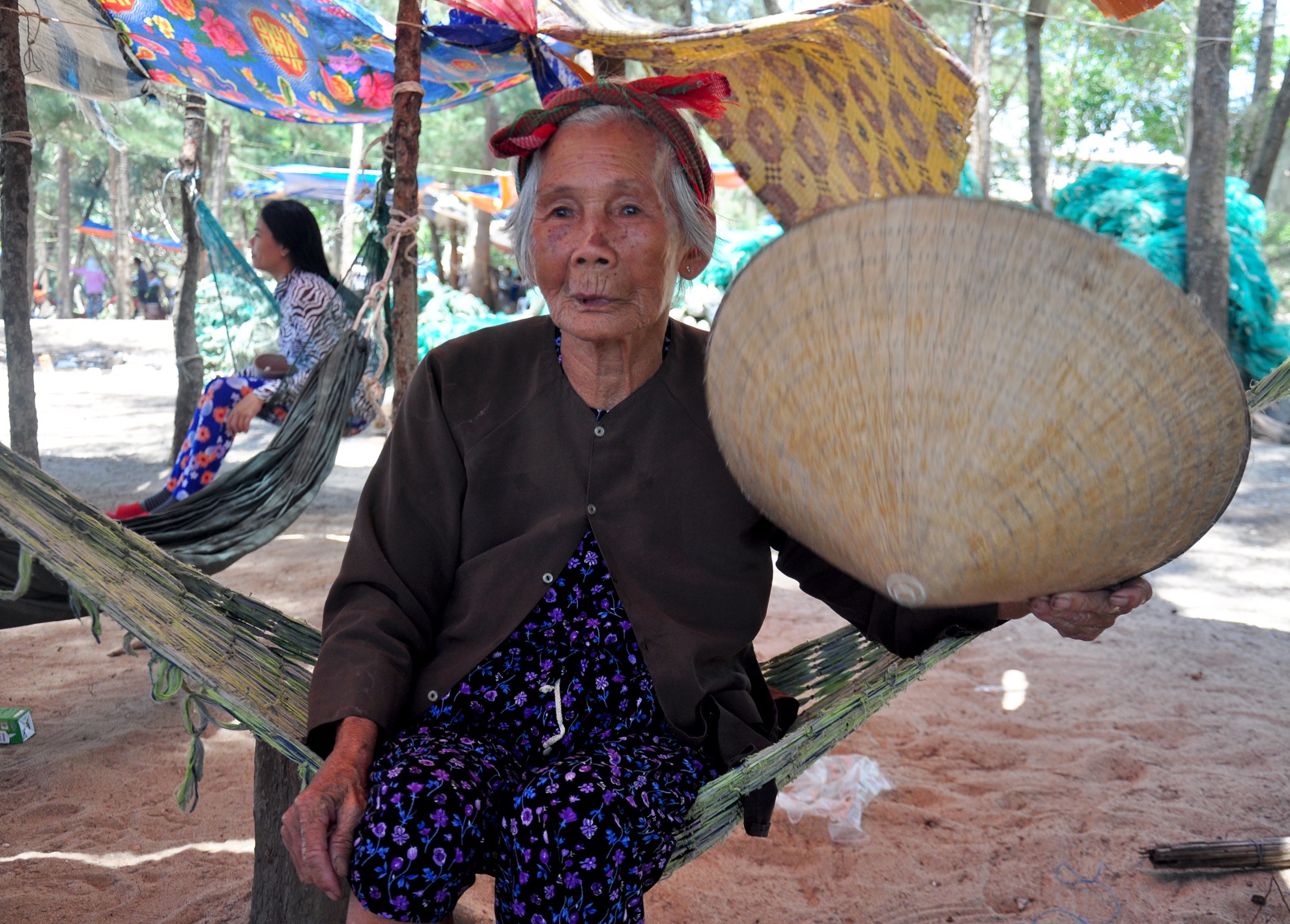 Dan ra bien tron nang nong anh 6