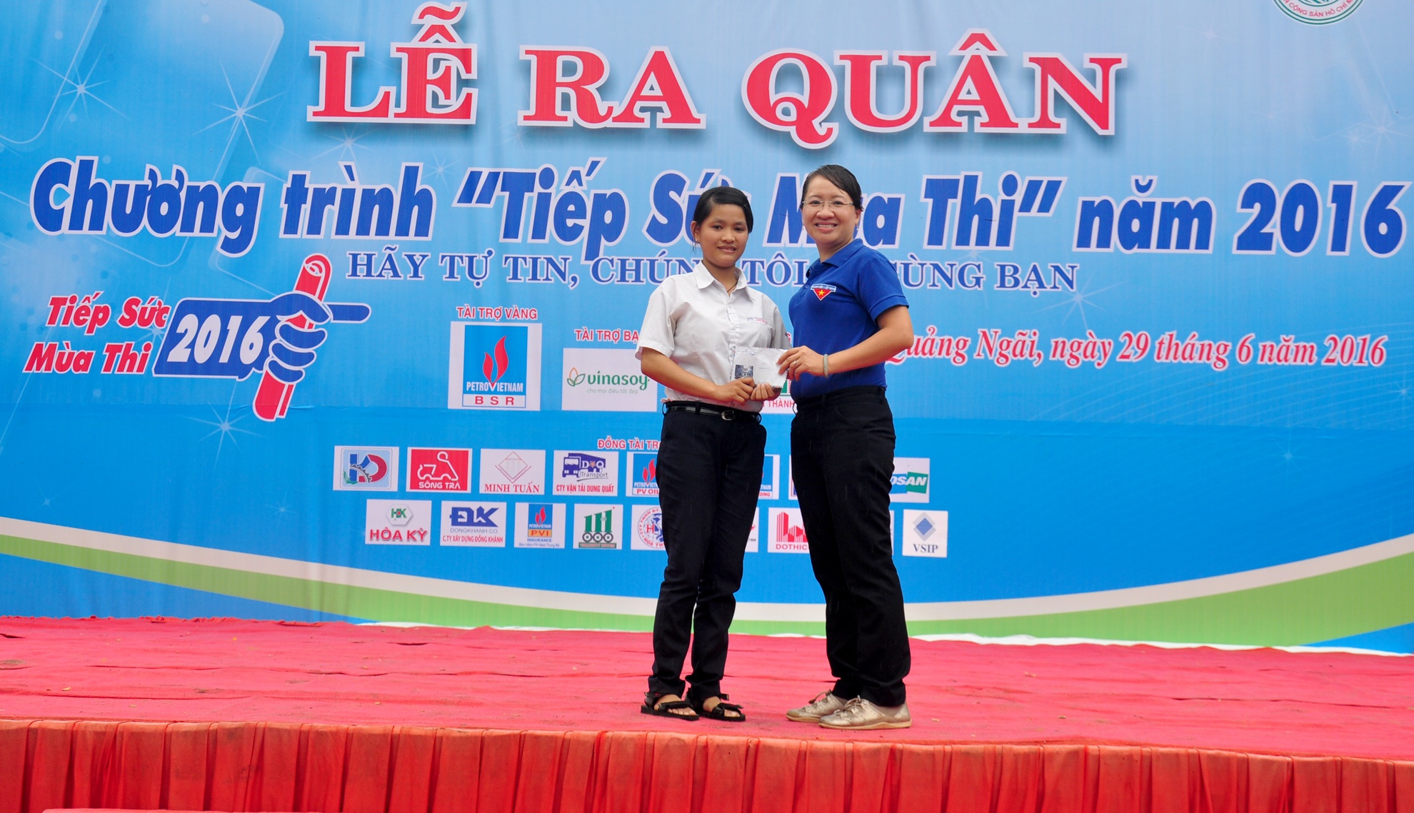 Cơm miễn phí ảnh 1 Com mien phi anh 1
