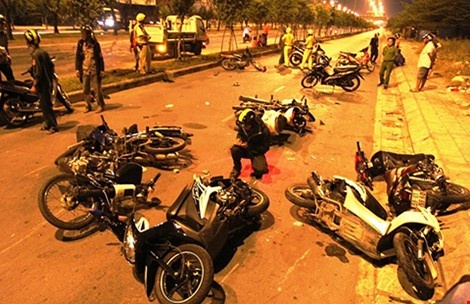 Quang Ngai de xuat tich thu xe dua sung cong quy hinh anh