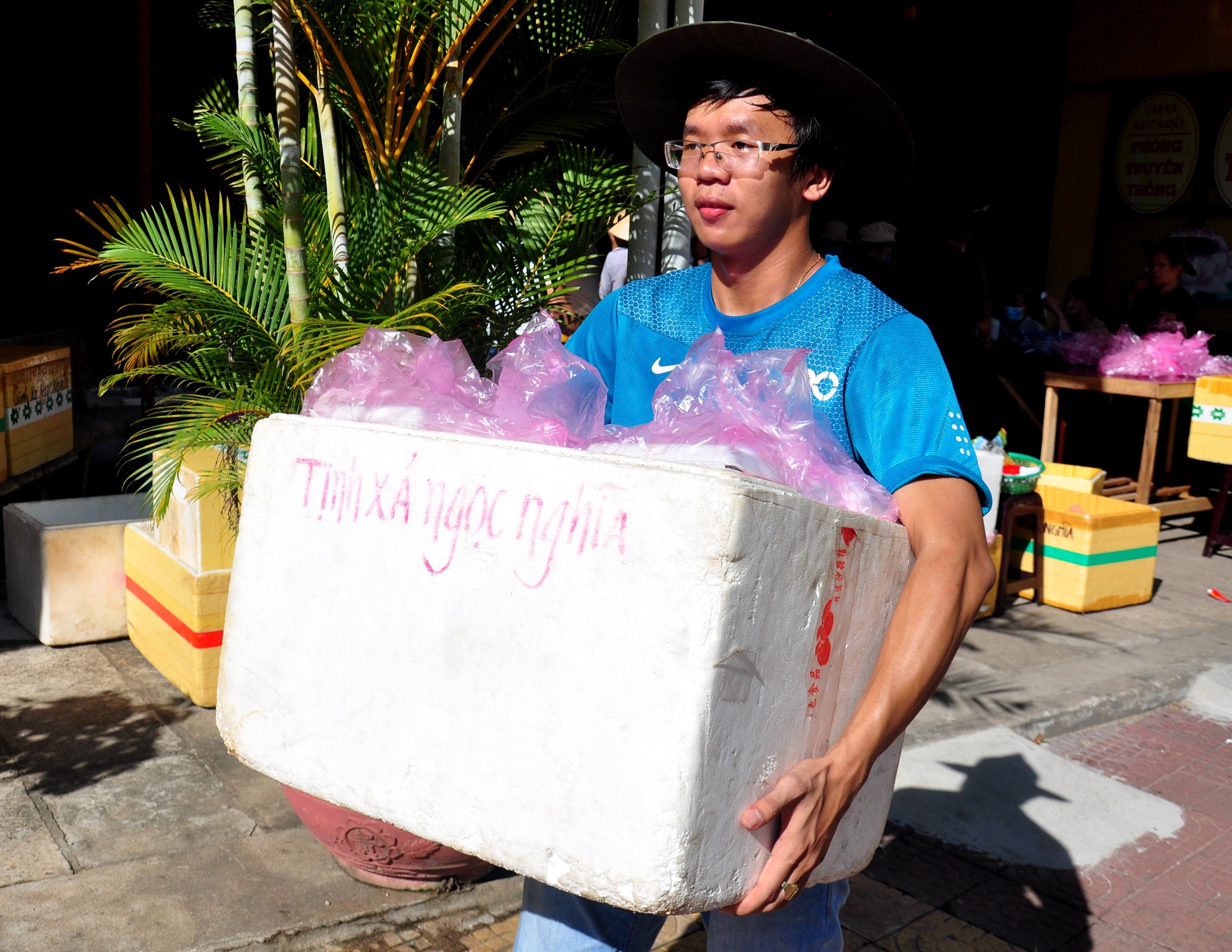 Suat com mien phi tiep suc mua thi anh 5