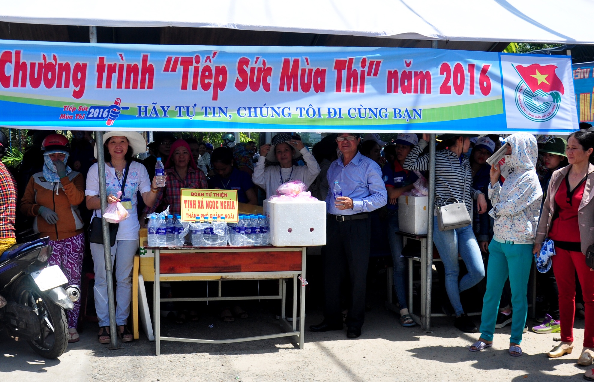 Suat com mien phi tiep suc mua thi anh 7