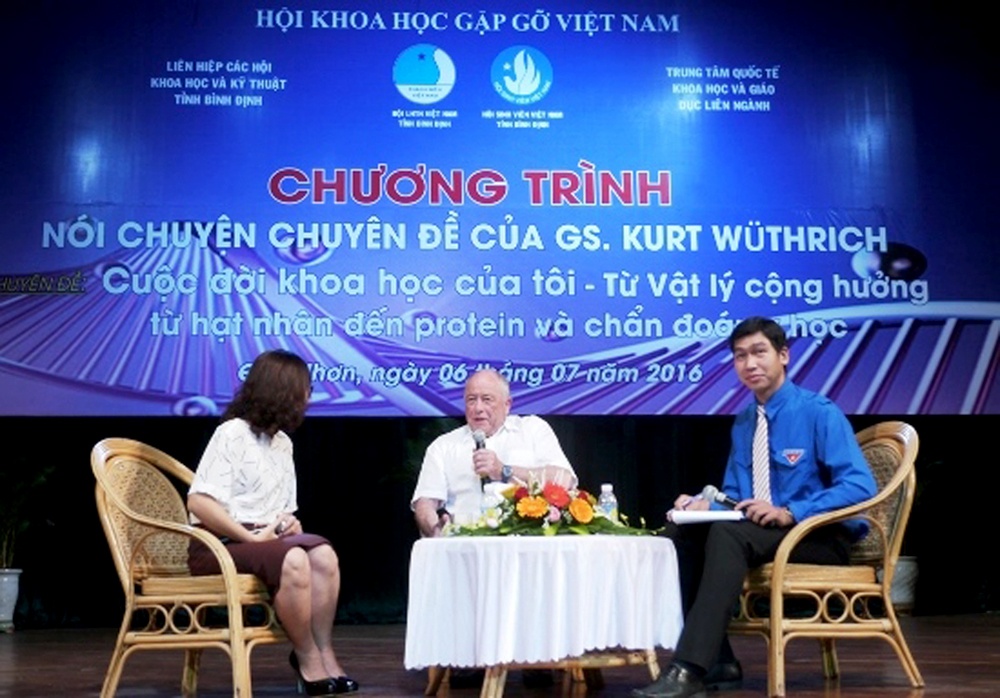 GS doat giai Nobel: Dung lam theo dieu nguoi khac vach san hinh anh