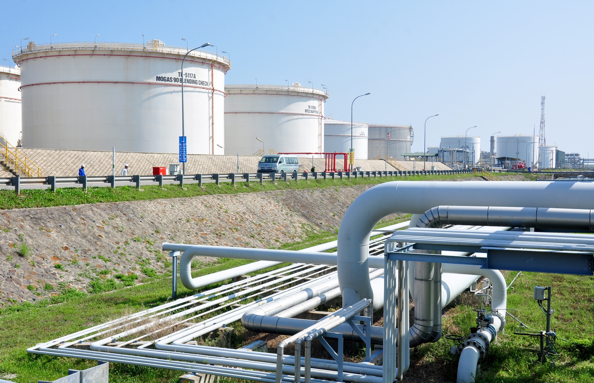 Xu nghiem can bo hach dich, gay phien ha nguoi dan hinh anh