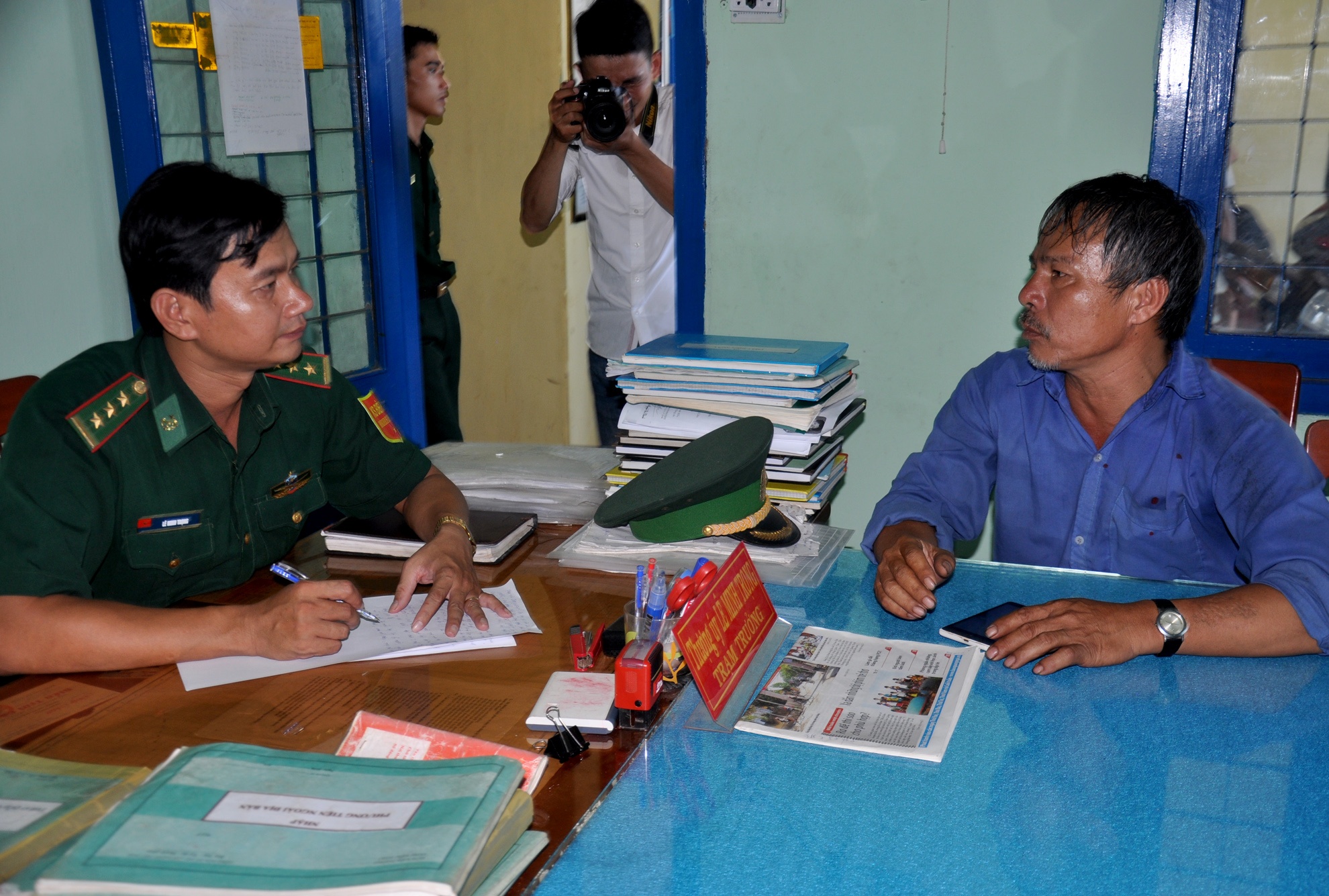 5 ngu dan gap nan tu Hoang Sa tro ve anh 2