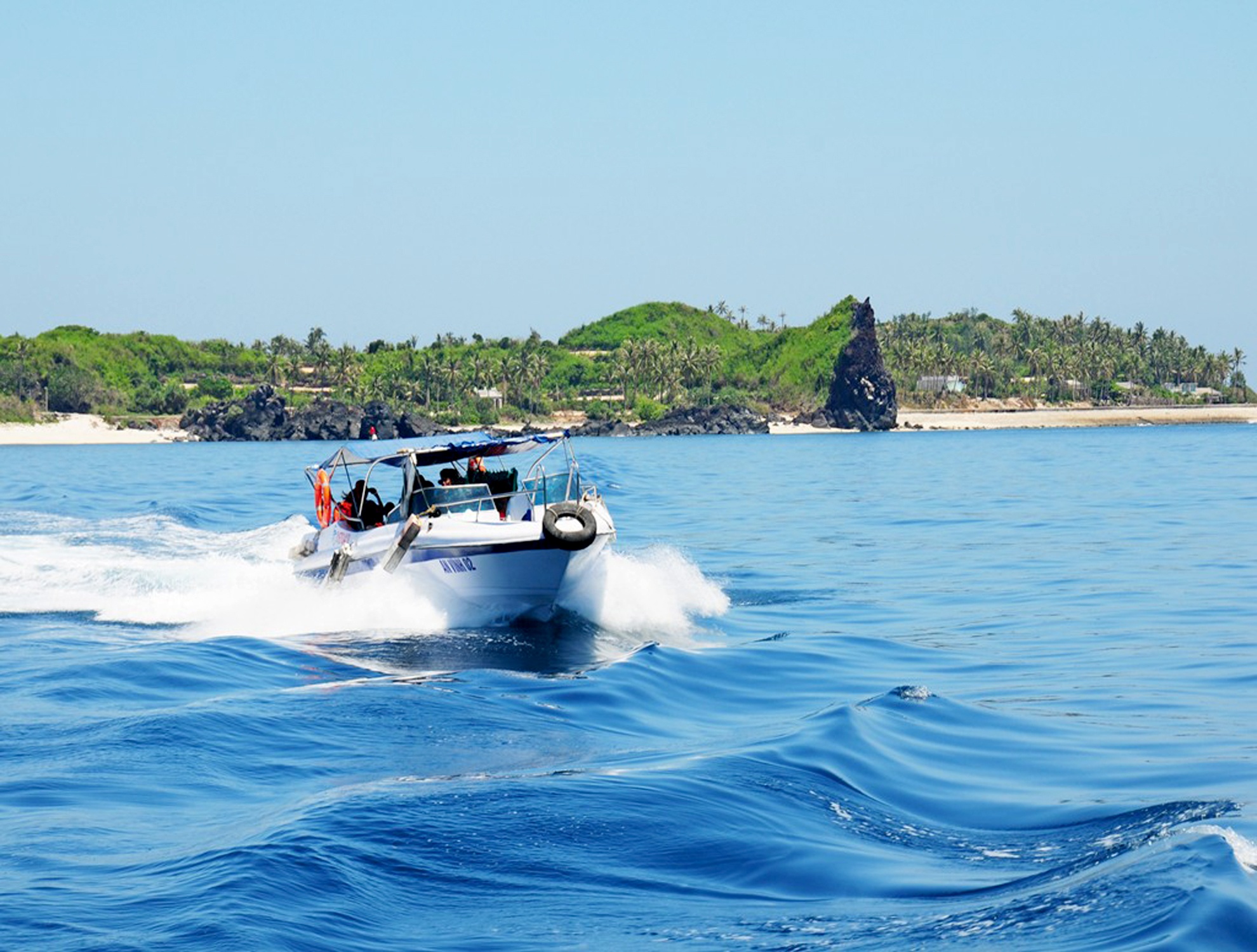 Se xay cau vuot bien dai 4 km noi 2 dao o Ly Son hinh anh