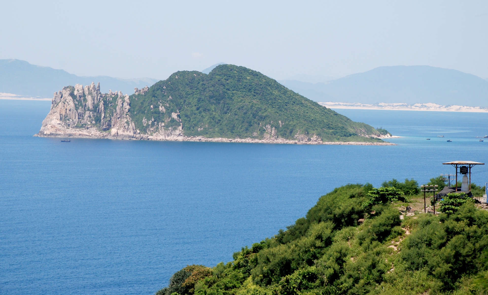 Eo bien quyen ru mien Trung anh 13