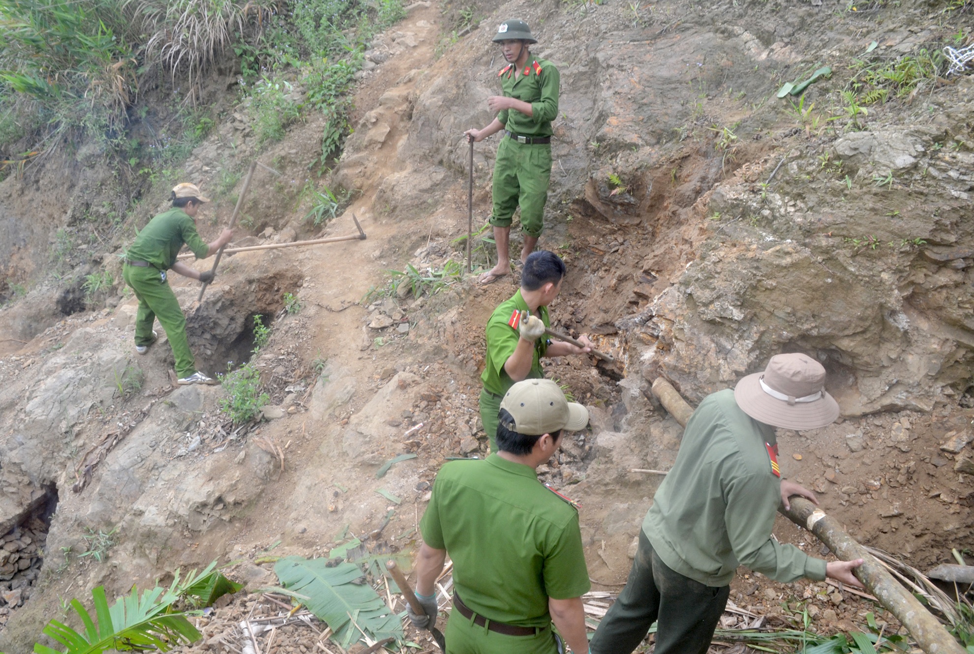 Cuoc chien voi vang tac anh 2