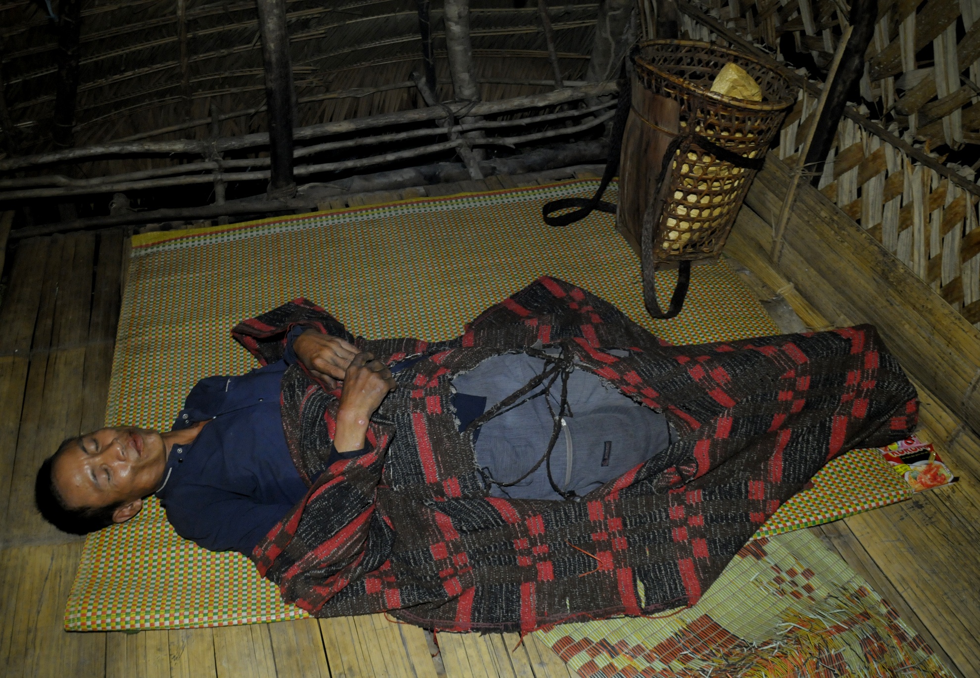 Cuoc song nuong ray cua 'Nguoi rung' Quang Ngai anh 16