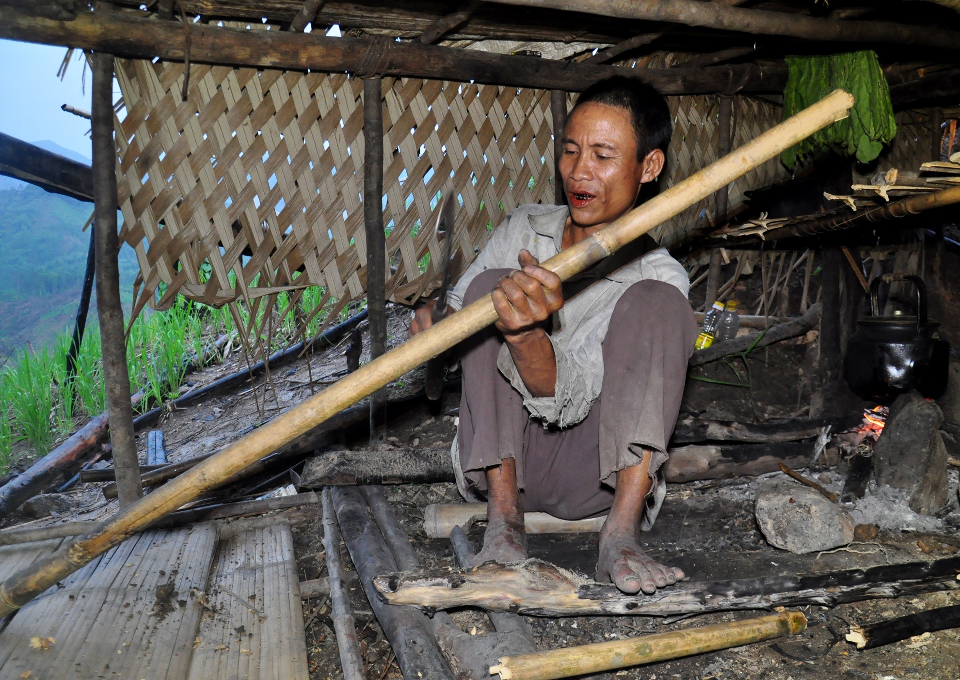 Cuoc song nuong ray cua 'Nguoi rung' Quang Ngai anh 10