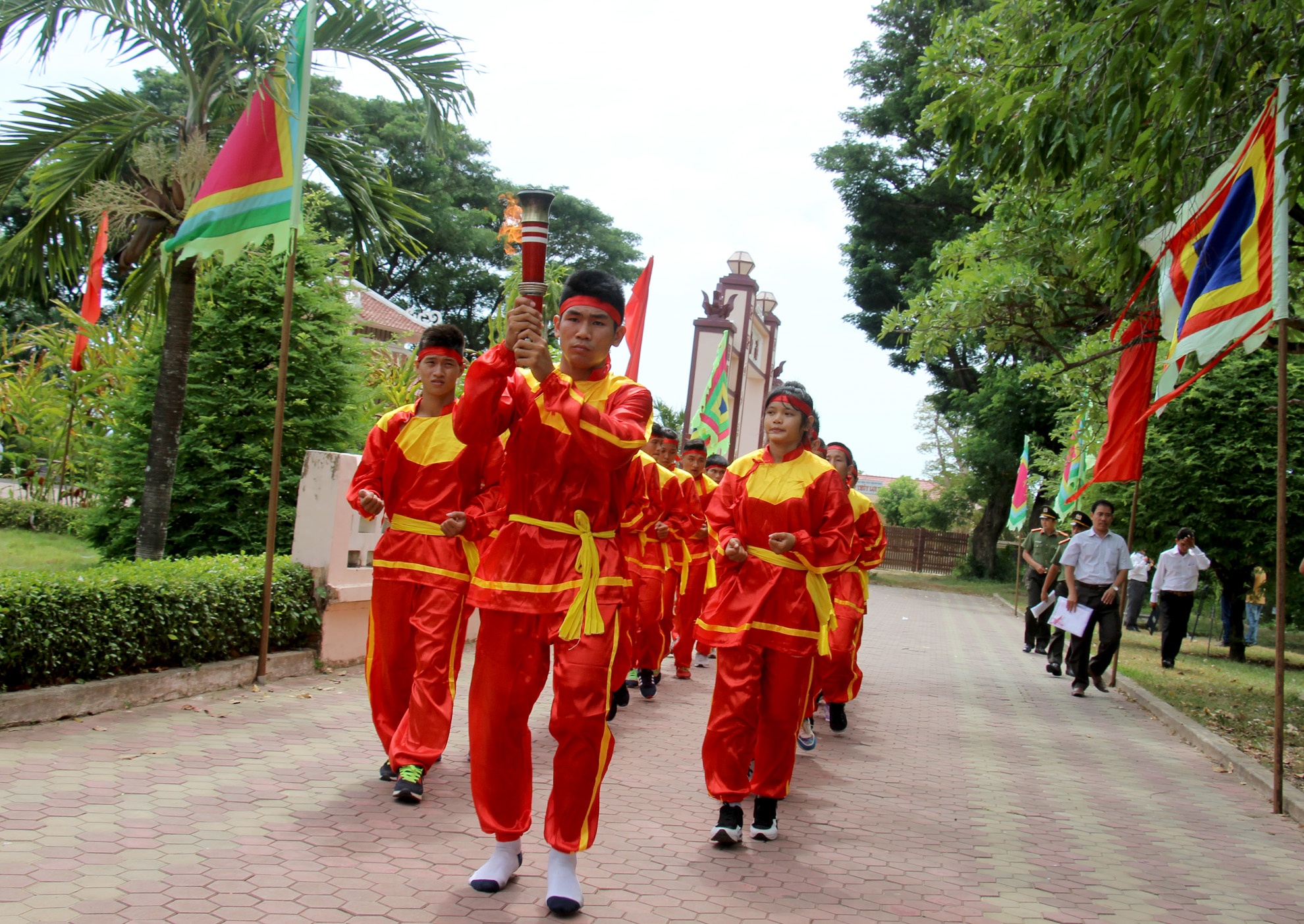 Vo sinh co truyen bai to Hoang de Quang Trung anh 1