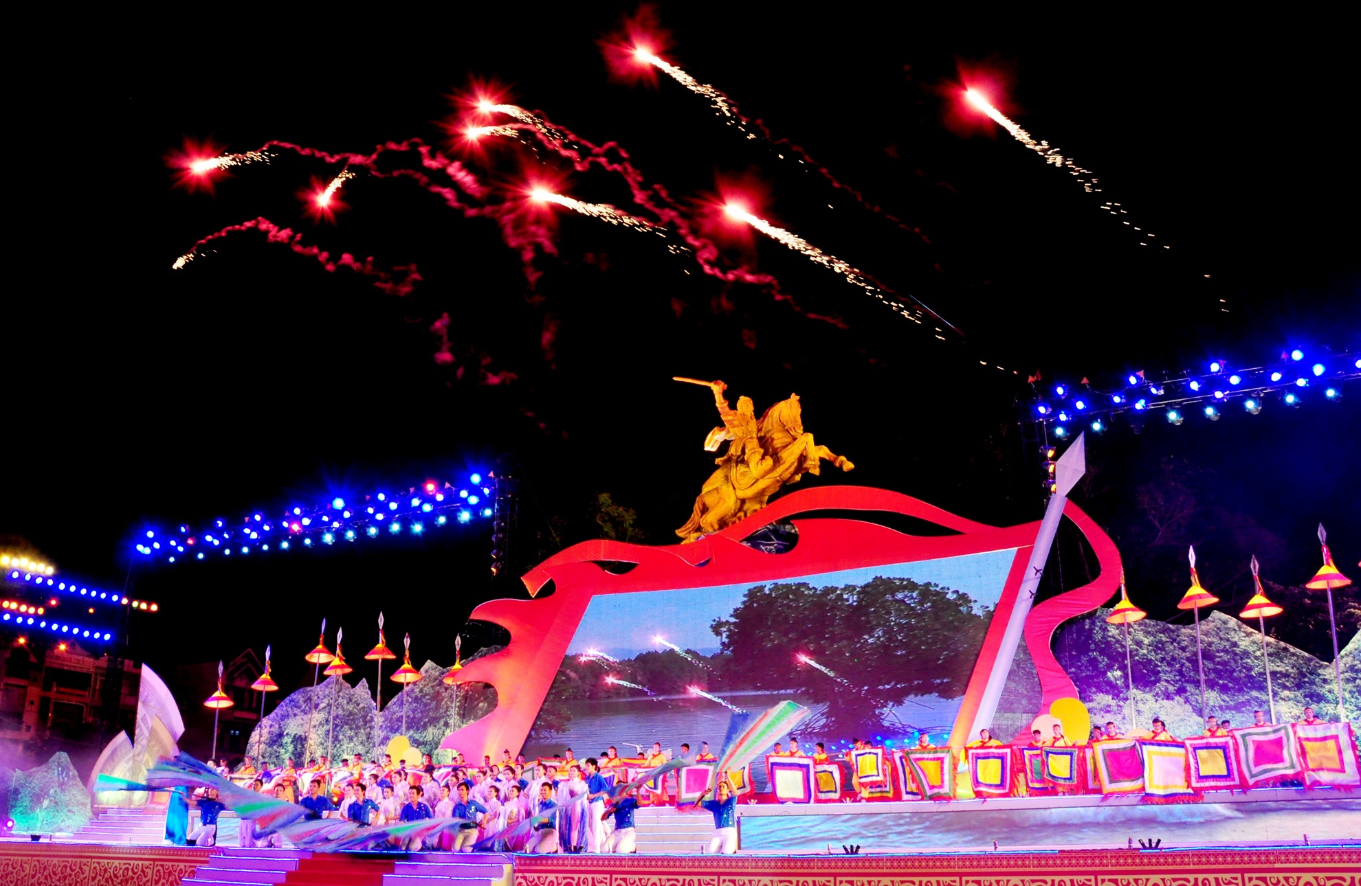 Mien dat vo Binh Dinh me hoac du khach anh 3