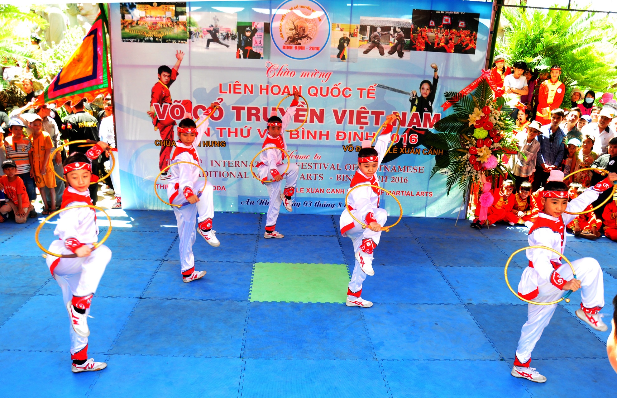 Mien dat vo Binh Dinh me hoac du khach anh 9