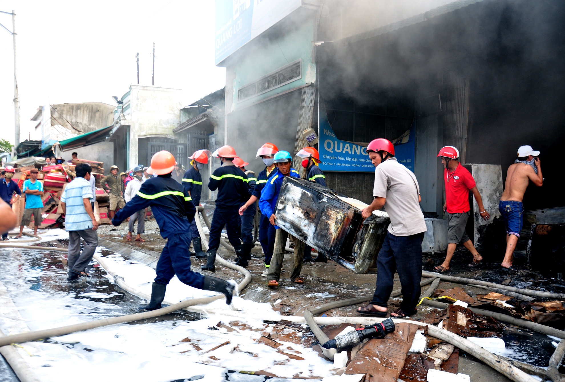 Hoa hoan tang dot bien o Quang Ngai anh 1