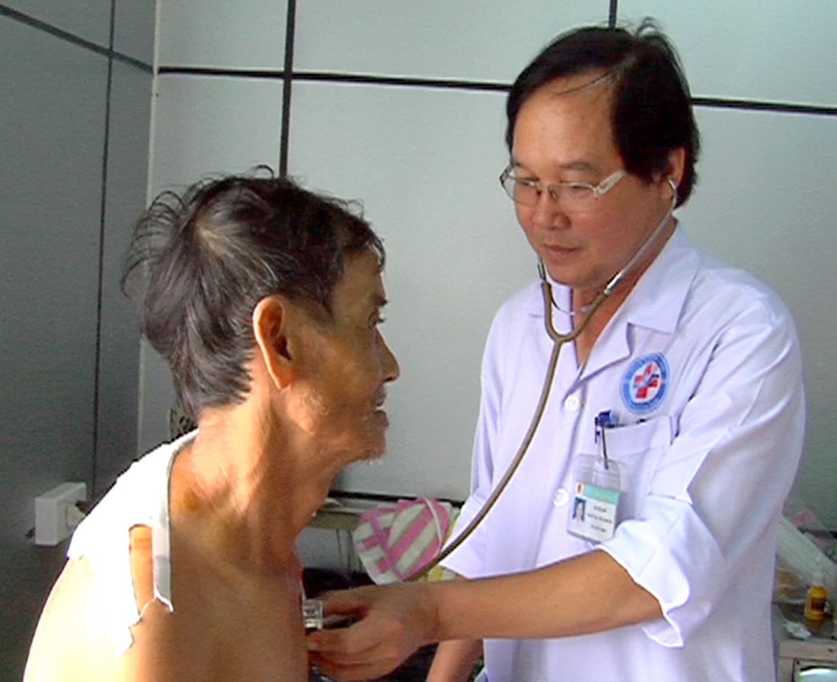 Suyt chet vi bi heo rung tan cong hinh anh