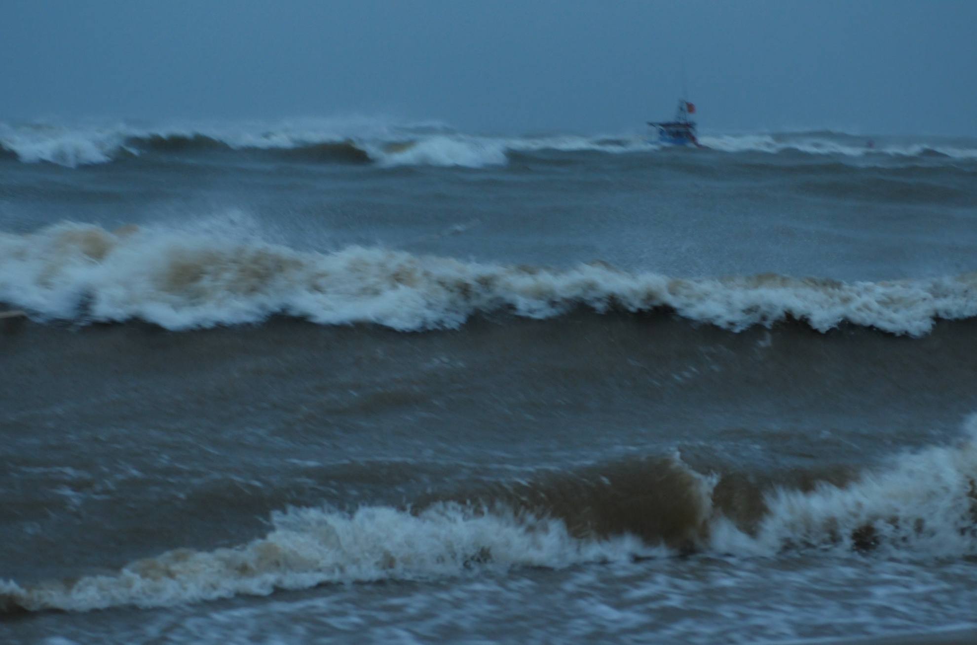 Ngu dan gap nan o Hoang Sa anh 2