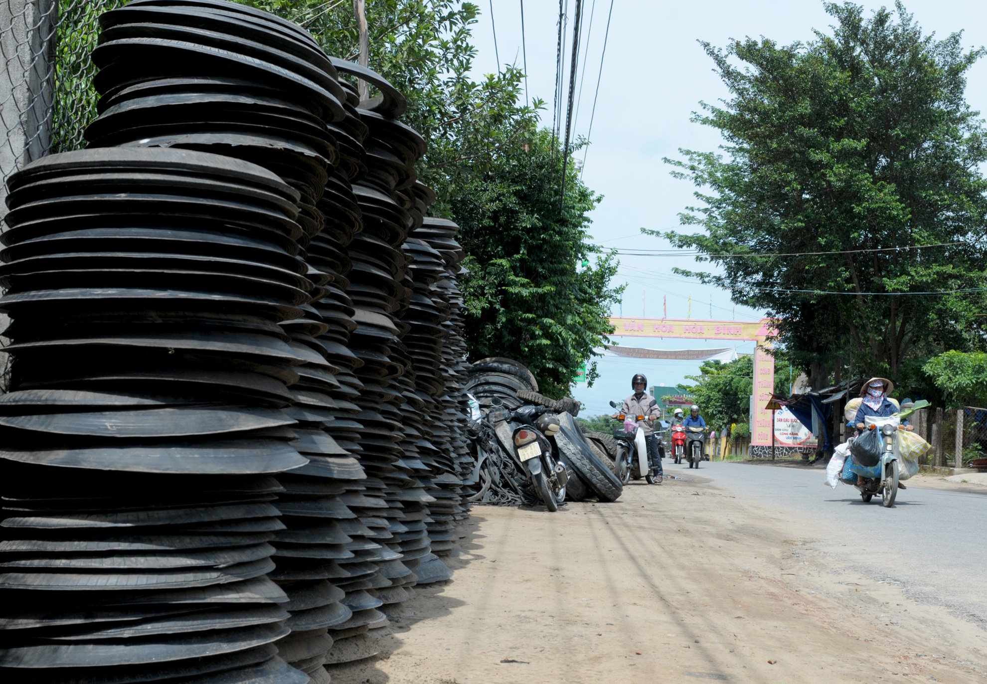 Lang xe thit lop xe anh 10