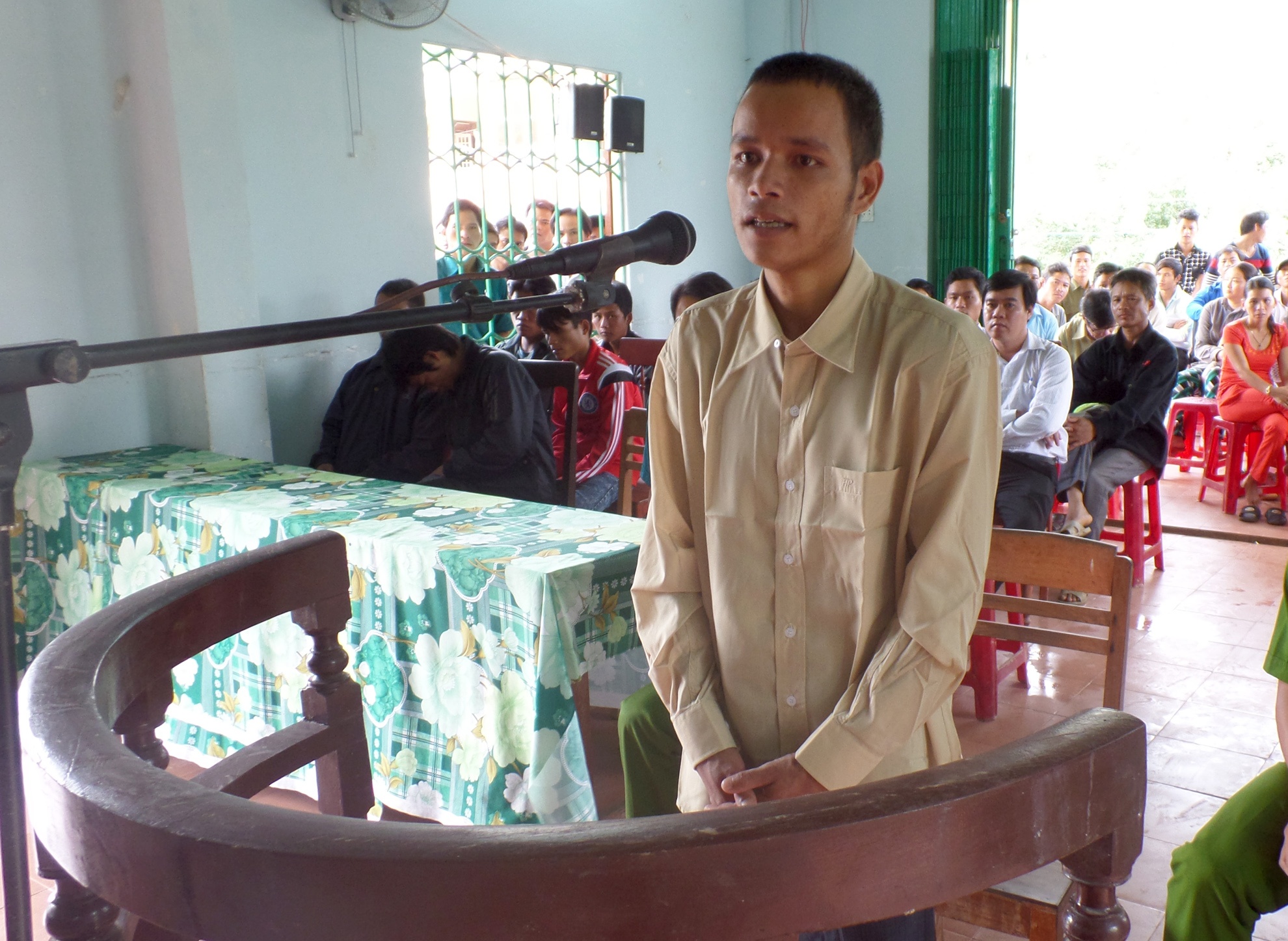 Chém anh trai vì bị can uống rượu  ảnh 1 Chem anh trai vi bi can uong ruou anh 1