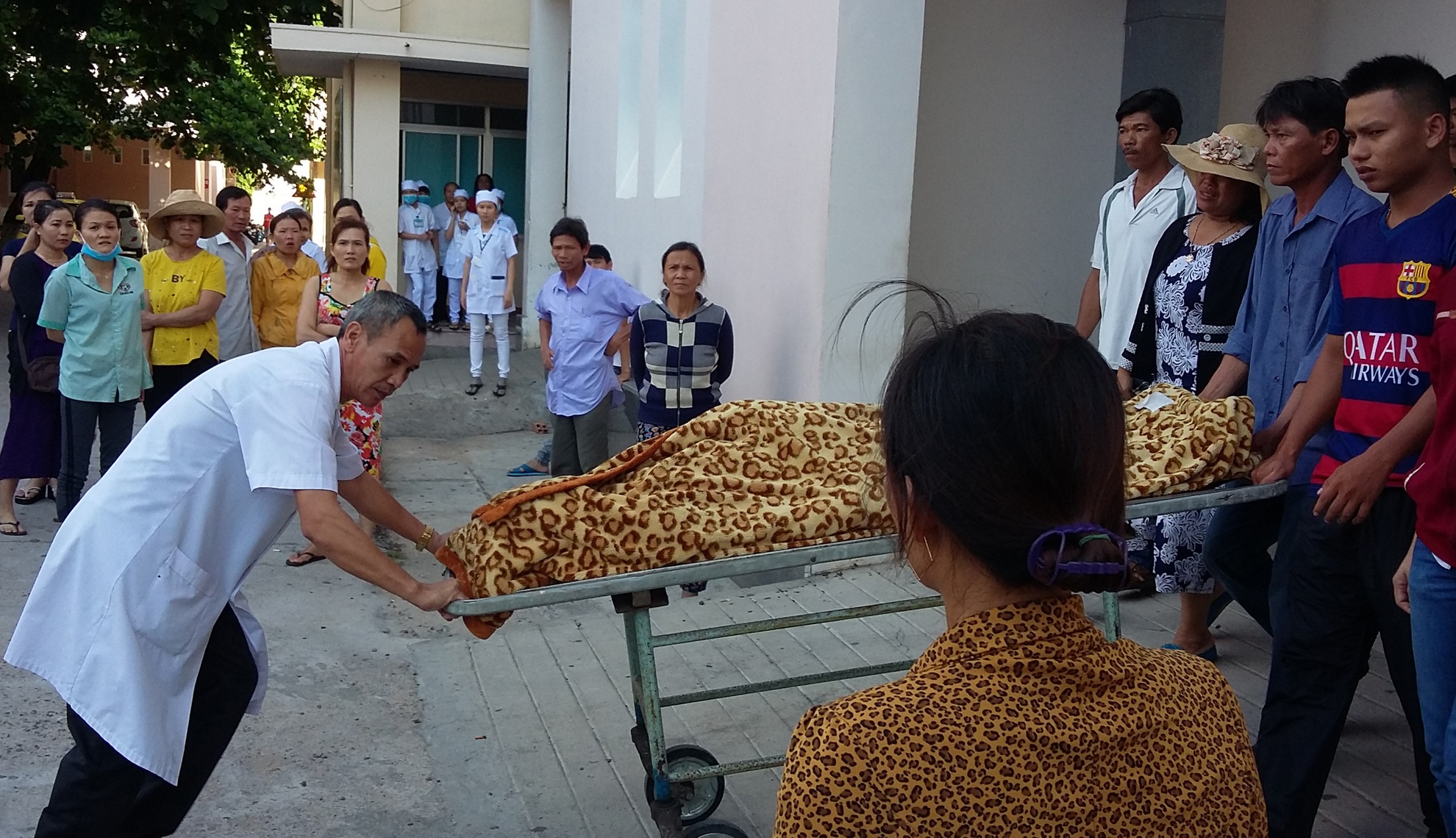 Nguoi nha to bac si tac trach khien san phu tu vong hinh anh