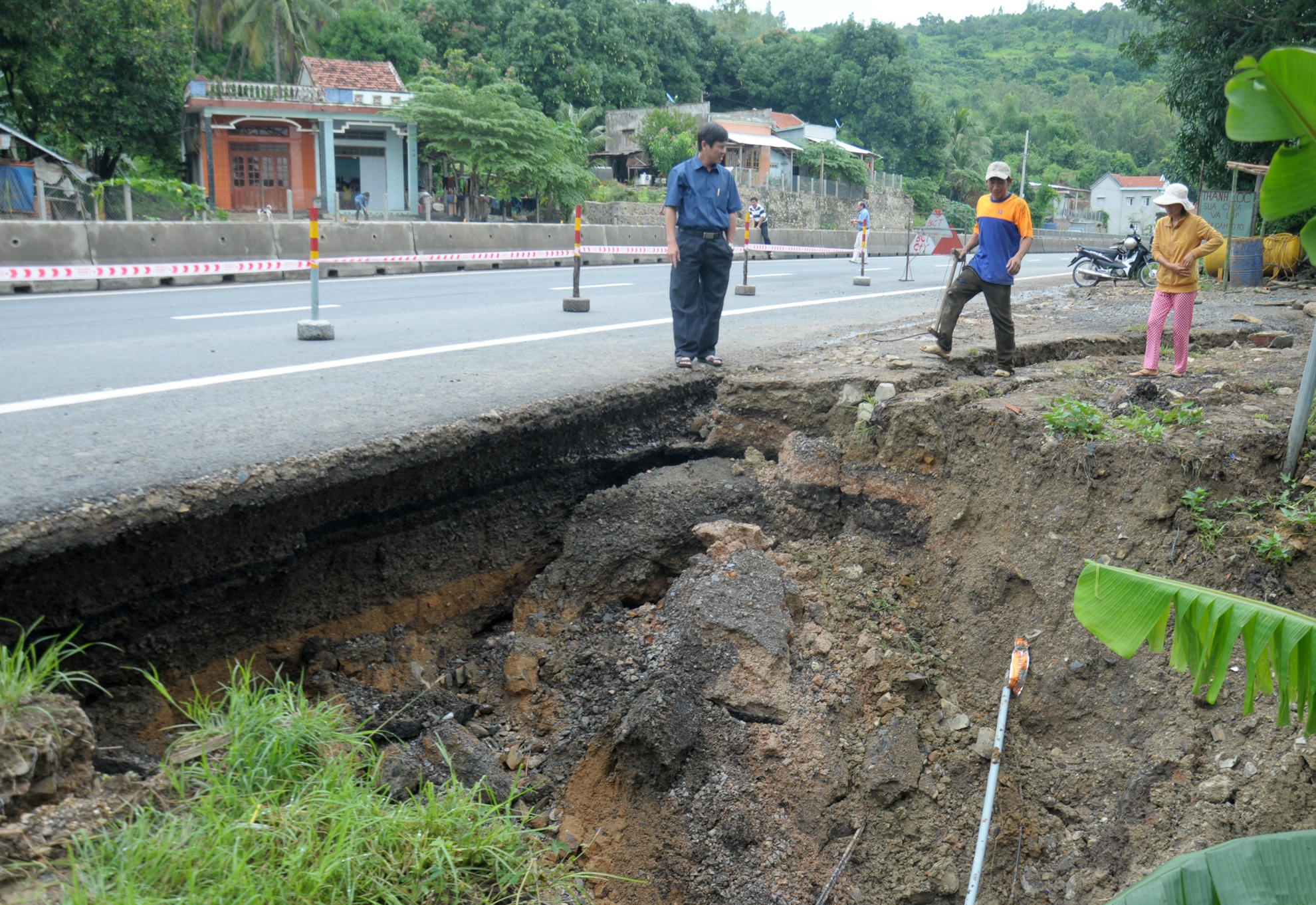 Quoc lo hong sau mua lu anh 10